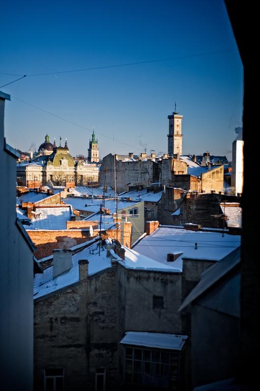 British Club Lviv Hotel Buitenkant foto