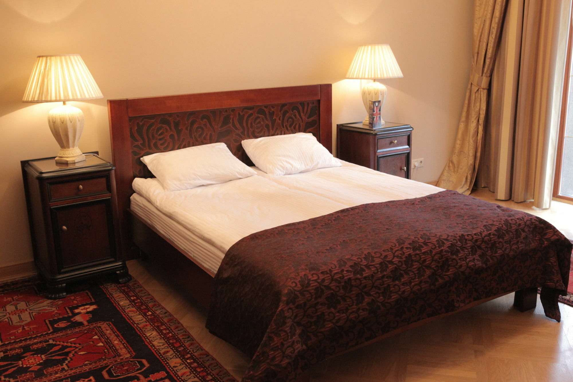 British Club Lviv Hotel Buitenkant foto
