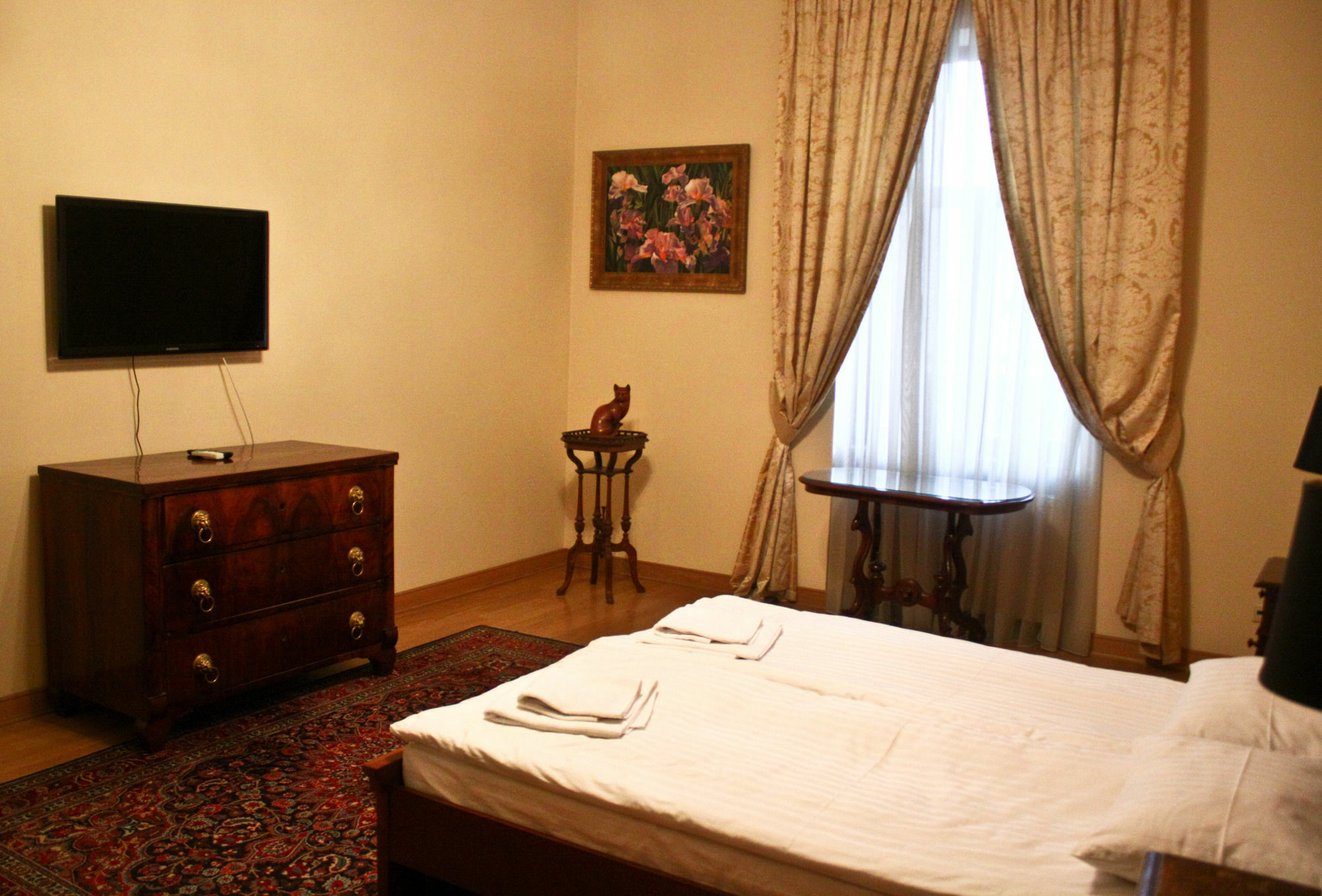 British Club Lviv Hotel Buitenkant foto